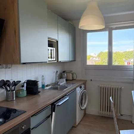 Apartmán F4 Meuble 75m2 Trois Avec Balcon *