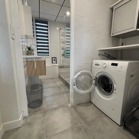 F4 Meuble 75m2 Trois Avec Balcon 아파트 비텔