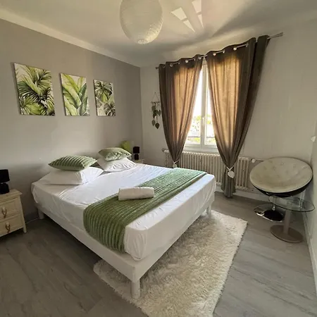 F4 Meuble 75m2 Trois Avec Balcon 아파트 *