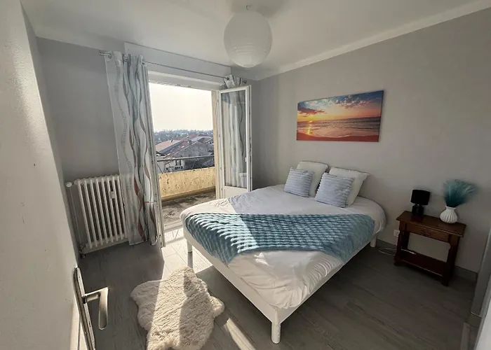 Apartment F4 Meuble 75m2 Trois Avec Balcon *