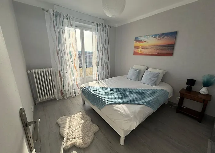 F4 Meuble 75m2 Trois Avec Balcon Apartment Vittel