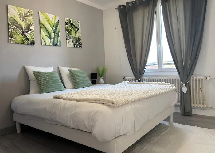 F4 Meuble 75m2 Trois Avec Balcon Apartment