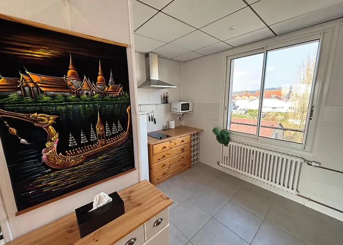 Apartment F4 Meuble 75m2 Trois Avec Balcon *